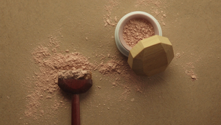 What Is Mineral Makeup? A Clear Guide to Crushed Mineral Powder